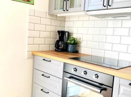 Csigaház apartman Badacsonytomaj、Badacsonyörsのホテル