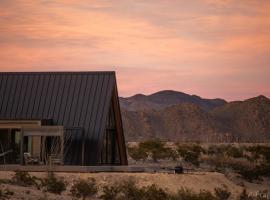 Stardust Big Bend Luxury A-Frame#10 with a fab view, hotel di Terlingua