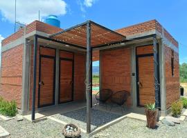 Bungalow Jabalí en Fábrica de Mezcal by Casa Oaxaca、San Juan Guelavíaのバンガロー