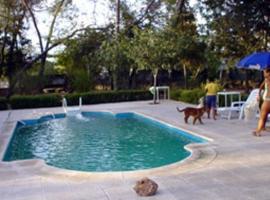 Casa Rural Herrera، فندق يسمح بالحيوانات الأليفة في فياكاريو