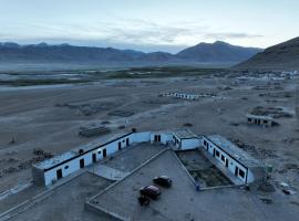 Tsokar Eco Resort, ξενοδοχείο σε Karzok Gömpa