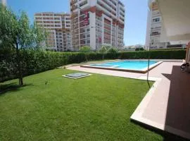 Beautiful 2 Bed apt with pool near Praia da Rocha