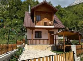 Guest House Shtëpiza Theth