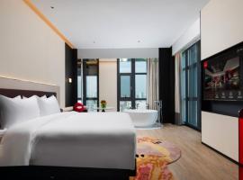Radisson Red Yangzhou Slender West Lake, hotel a Yangzhou