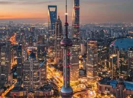 Nostalgia S Hotel Shanghai Railway Station Suzhou River - Near The Sihang Warehouse, Natural History Museum, One subway stop away from Shanghai Railway Station, Free ice cream, Free laundry service, Free GYM, English communication well