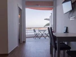 Paseo Marítimo, Los Cristianos Over the sea FREE WIFI