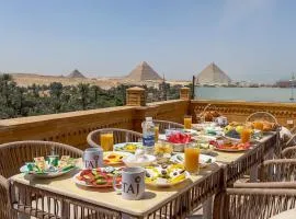 Taj Pyramids inn - Pyramids View Rooftop