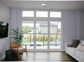 Beachview getaway at the New Carlyle 200 on the Main strip in Grand Bend