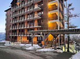 travelski home select - Résidence & Hostel Yoonly & Friends, hotel a Risoul