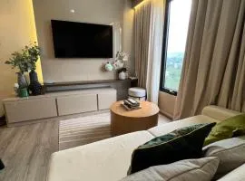 1 br with balcony walk to IT Park Cebu nice view pool access