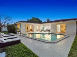 Charming Coral Ridge 2BR 2BA Near Beach plus Pool
