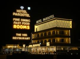 Hotel Parqotel, hotel poblíž Letiště Daman - NMB, Arnāla