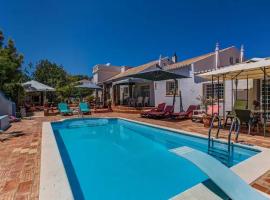 Quinta Velha Authentic Farmhouse Experience by LovelyStay, hotel en Senhora do Verde