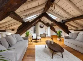 Dimora De' Poeti - Historic 250sqm Luxury Residence in Bologna