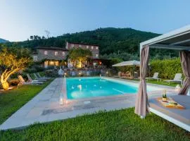 Tuscan Fizz, a traditional Stone villa with Pool