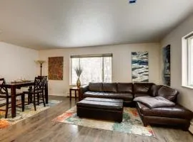 Waterfront Apt, Walk to Town and Coastal Trail!
