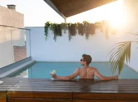 LeonAlba House Private Villa Private rooftop Private Pool Private Andalusian Courtyard Free Parking BBQ 8 Guests