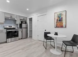 Studio Orlando Rental Kitchen & Fast Wi-fi