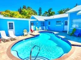 VILLA 5 walk to Beach Pool Daily Rentals