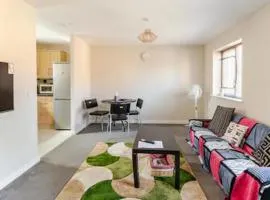 Lovely Apartment with Garden & Parking