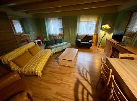 Historische Maisonettewohnung bis 9 Gäste, Magic Pass Belalp, Rosswald und mehr, hotel v destinaci Naters