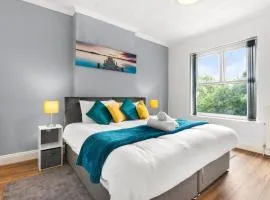 HILLTOP PLACE SUITES 5 beds for CONTRACTORS and FAMILIES near MEADOWHALL with FREE PRIVATE PARKING