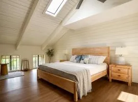 Newly Remodeled Luxury Condo — Sleeps 7