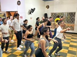 Havana Dance School & Hostel, hôtel à Cali