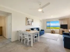 Absolute Beachfront Apartment 3B