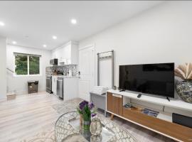 Entire new small home, hotel i Vancouver