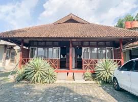 Pesona Pondok Lembang Mitra RedDoorz, hotel v destinaci Cikidang 1