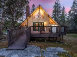 Bass Lake Chalet- A frame with hot tub/firepit
