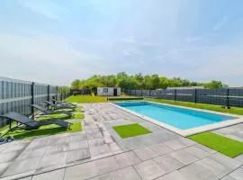 Villa Joy With Pool and Hot Tub - Happy Rentals