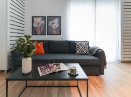 Maria - Modern Apartment with Parking and Workspace