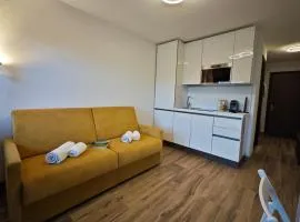 Hostdomus - Yellow Suite