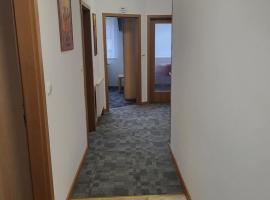 Komárov Apartment 2, hotel in Komárov