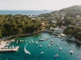 Kalamota Beach House