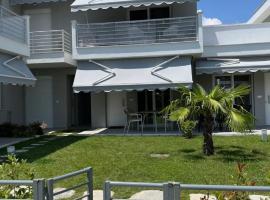 Palm Residential, מלון בOrfánion