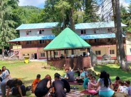 Tabara Școlară Cerbu Bucegi, hotell i Moroeni