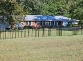 Serene Conyers Escape - Gateway to Atlanta