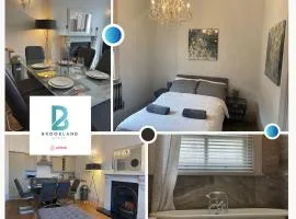 2 Bedroom House By Brookland Stays Serviced Accommodation Short Lets Brentwood With Free WIFI
