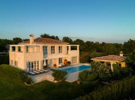 Villa Moonlight 1 near Porec for 9 person - pet friendly with large garden, playground & 50 m2 pool, hotel a Višnjan