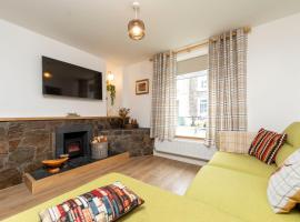 Sleeps 6. Free Wifi. Free Parking central location., vila v destinaci Aberdare