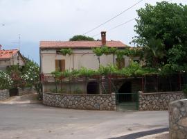 Apartment Dinka, hotel in Kornić