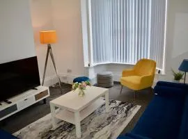 4Bedroom House with Free Wi-fi Near the City Centre