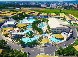 Lacqua Di Roma - Apartamento confortavel e completo com varanda, complexe hôtelier à Caldas Novas