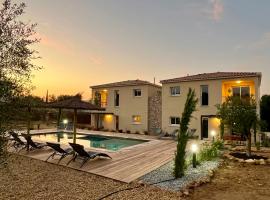 Le Clos de L'Oliveraie - Appartements de charme avec piscine proche d'Uzès, hotel i Sagriès