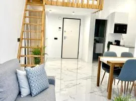 Mark Suite B8