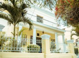 Hotel Las Palmeras, ξενοδοχείο κοντά στο Διεθνές Αεροδρόμιο Capitan FAP Guillermo Concha Iberico  - PIU, Πιούρα