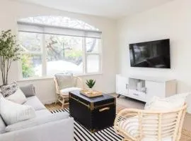 Cheerful 4BD Home in the Heart